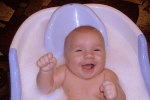Як вибрати ванночку для купання новонародженого