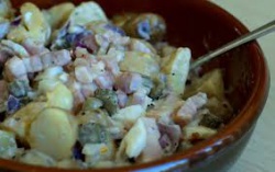 Що за латвійський салат «Рассолс»? Як його приготувати за рецептом?